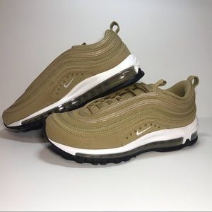 New Women’s Nike Air Max 97 SE Size 9 AQ4137-200
